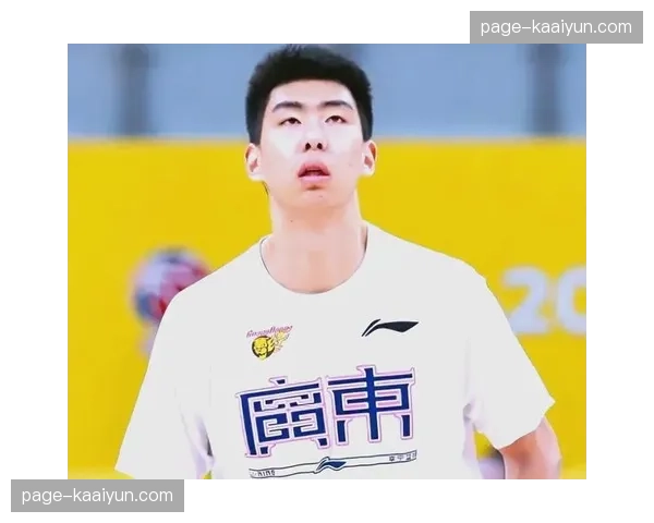 徐昕场均2.1盖帽本土第一 广州队内线屏障作用显著 徐昕场均2.1盖帽本土第一 广州队内线屏障作用显著